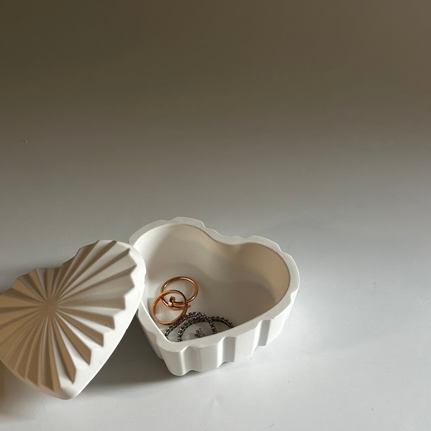 Heart-shaped jewellery box