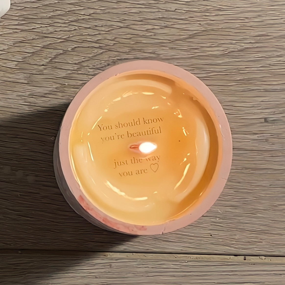 HOLIDATE's CANDLE